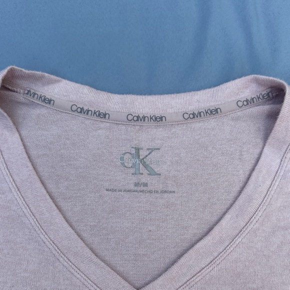 Calvin Klein Light Pink Twist Hem Tee - Picture 2 of 7